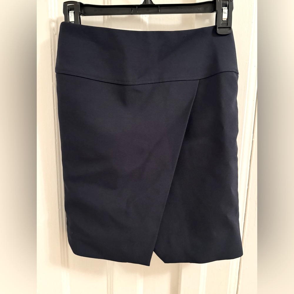 Tight above the knee 00 J.Crew navy pencil skirt!